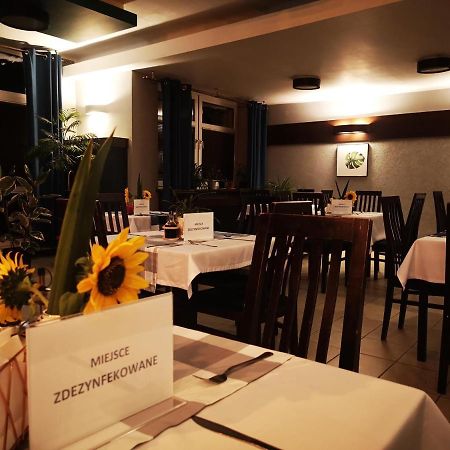 Aparthotel Bialy Orzel Przemyśl Exterior foto