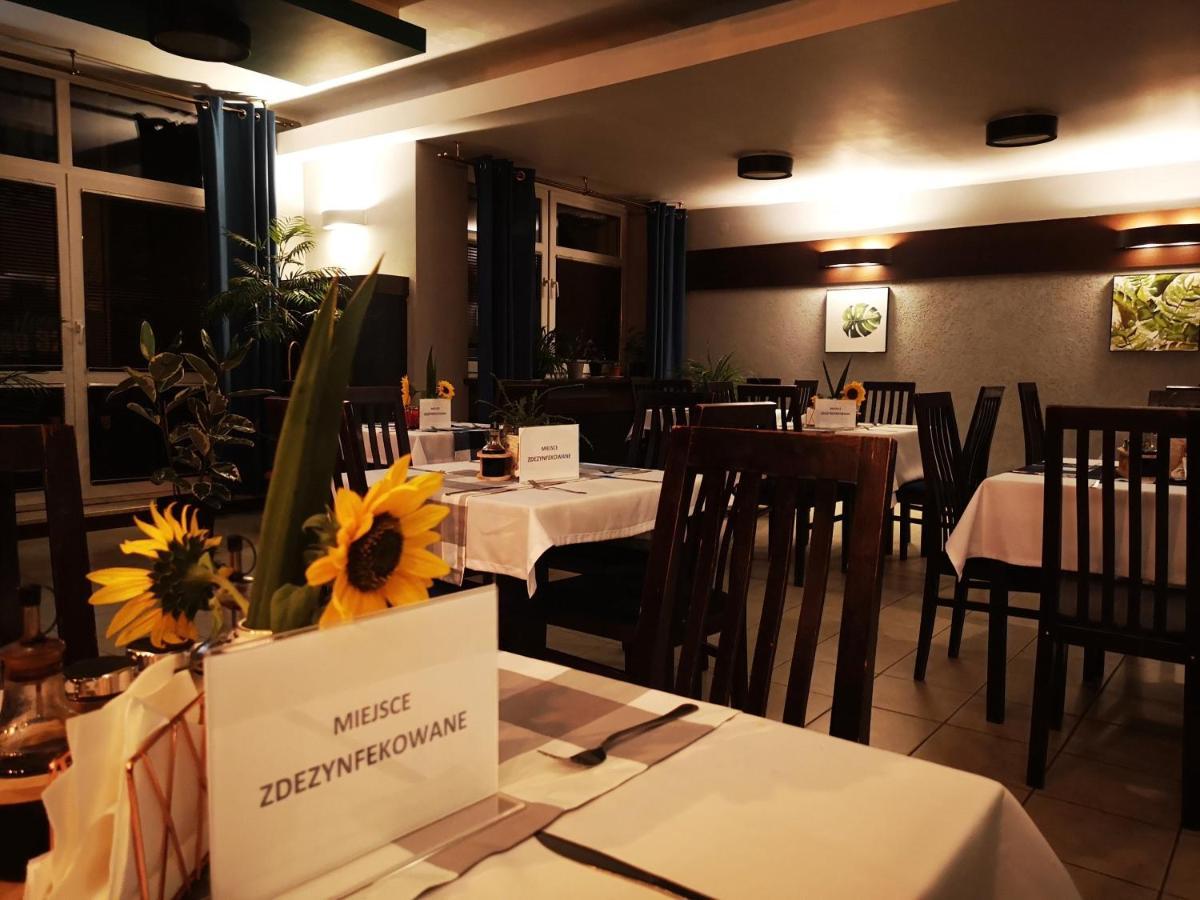 Aparthotel Bialy Orzel Przemyśl Exterior foto