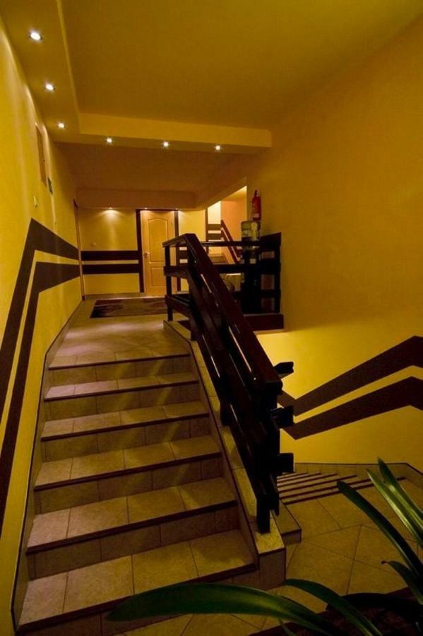 Aparthotel Bialy Orzel Przemyśl Exterior foto